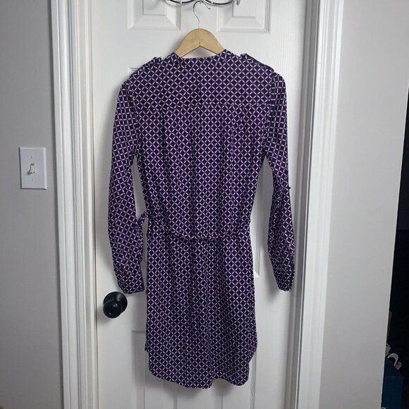 Juicy Couture Purple Geometric Roll Tap 1/2 Button V-Neck Shift Dress Size 2 - Picture 6 of 9